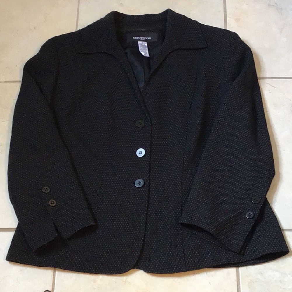 Gorgeous Jones New York 2 Piece Suit Size 8P